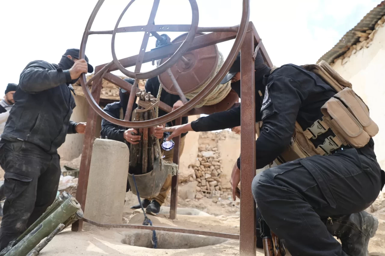 Humus ve Lazkiye'de gizlenmiş silah deposu bulundu