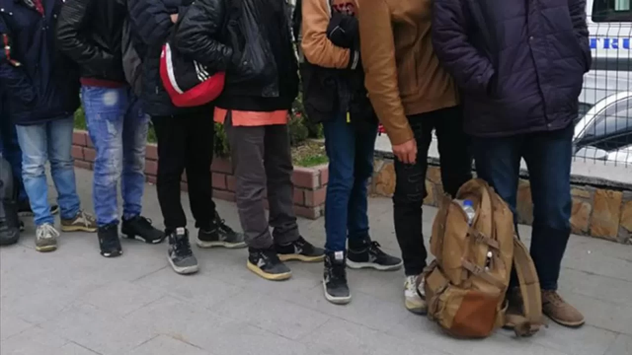 Kırklareli'den yasa dışı geçiş yapan 13 düzensiz göçmen yakalandı