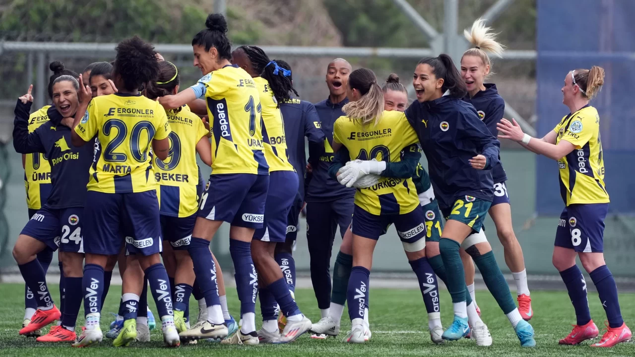 Kadınlar Süper Ligi’ndeki derbide kazanan Fenerbahçe! | Maç Sonucu: Beşiktaş Kadın Futbol Takımı 0-2 Fenerbahçe Kadın Futbol Takımı