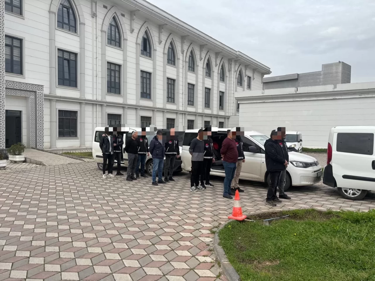 Kocaeli'de komşusunu öldüren şüpheli ve 6 kişi yakalandı! İşte tutuklananların durumu...