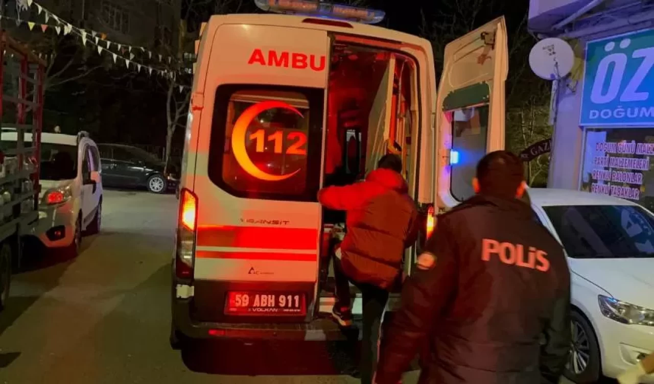 Çorlu’da kavga kanlı bitti! Kız arkadaşı tarafından bıçaklandı