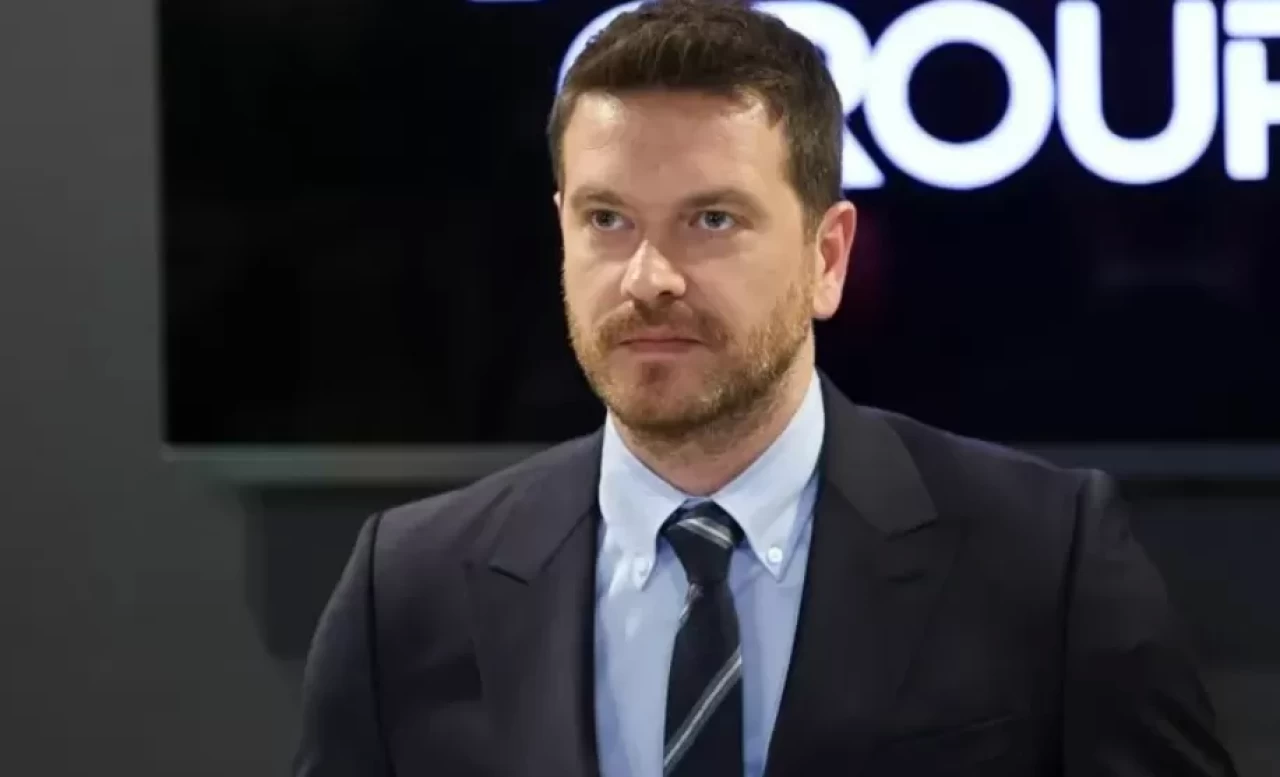 Sandık Kokusu son bölüm izle full HD, kesintisiz! Heyecan dolu yüzleşmeler ve aşk dolu anlar