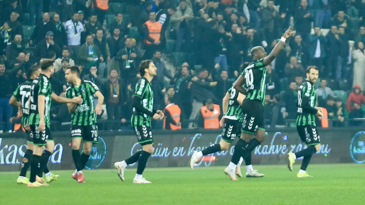 1. Lig'de lider Kocaelispor'un galibiyet hasreti 5 maça çıktı