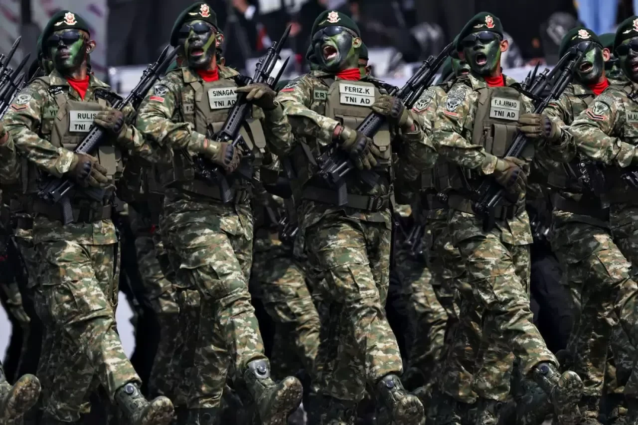 Endonezya'da askeri yetkililere sivil görev: Oy birliğiyle onaylandı
