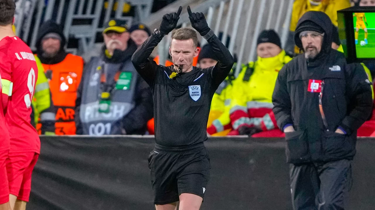 Fenerbahçe - Rangers UEFA Avrupa Ligi maçının hakemi Alejandro Hernandez oldu!