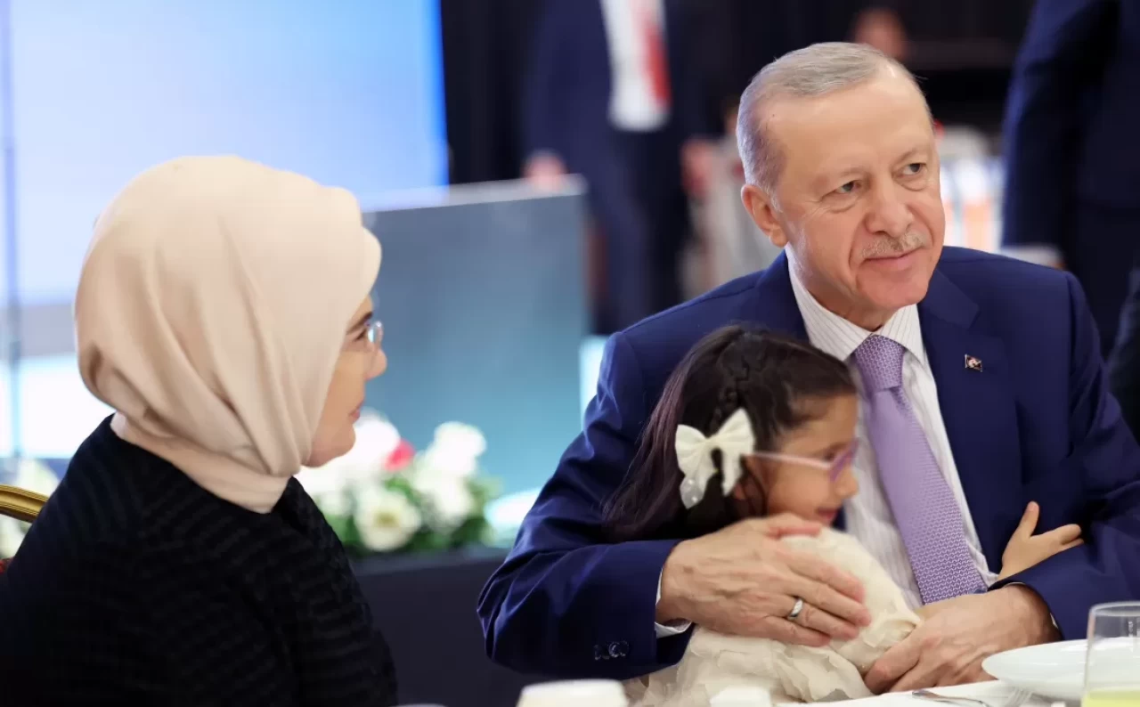 Emine Erdoğan'dan, devlet himayesindeki çocuklarla iftar programına ilişkin paylaşım