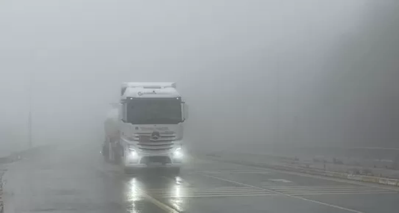 Bolu Dağı'nda sağanak ve sis etkili oldu