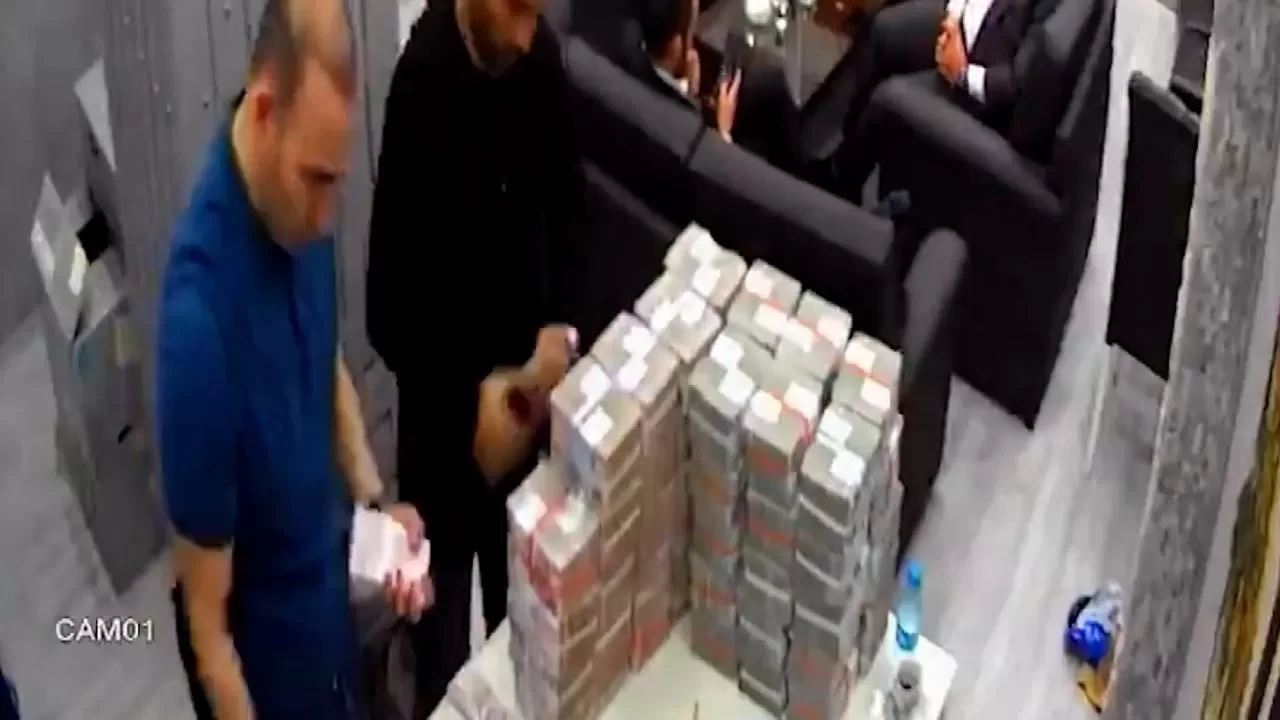 İBB'deki yolsuzluk ve terör soruşturması: Şüphelilerin ifade işlemleri başladı