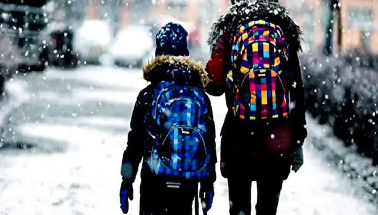 Niğde'nin Çamardı ilçesinde eğitime 1 günlük kar molası