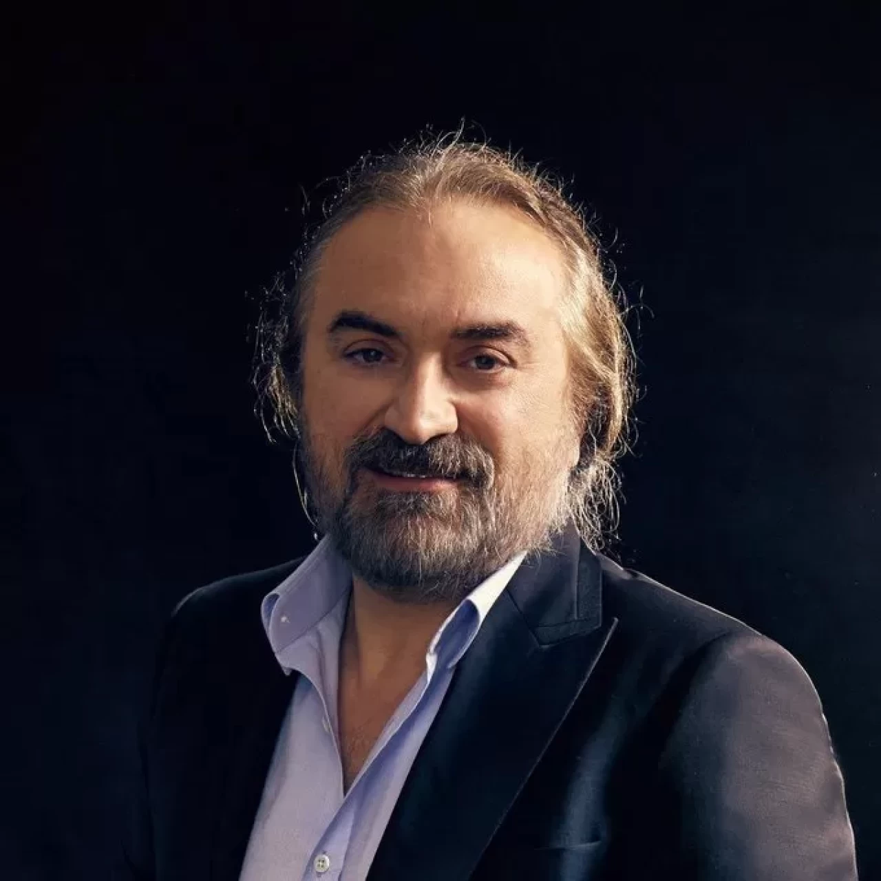 Volkan Konak’a konser alanında 40 dakika kalp masajı uygulandı