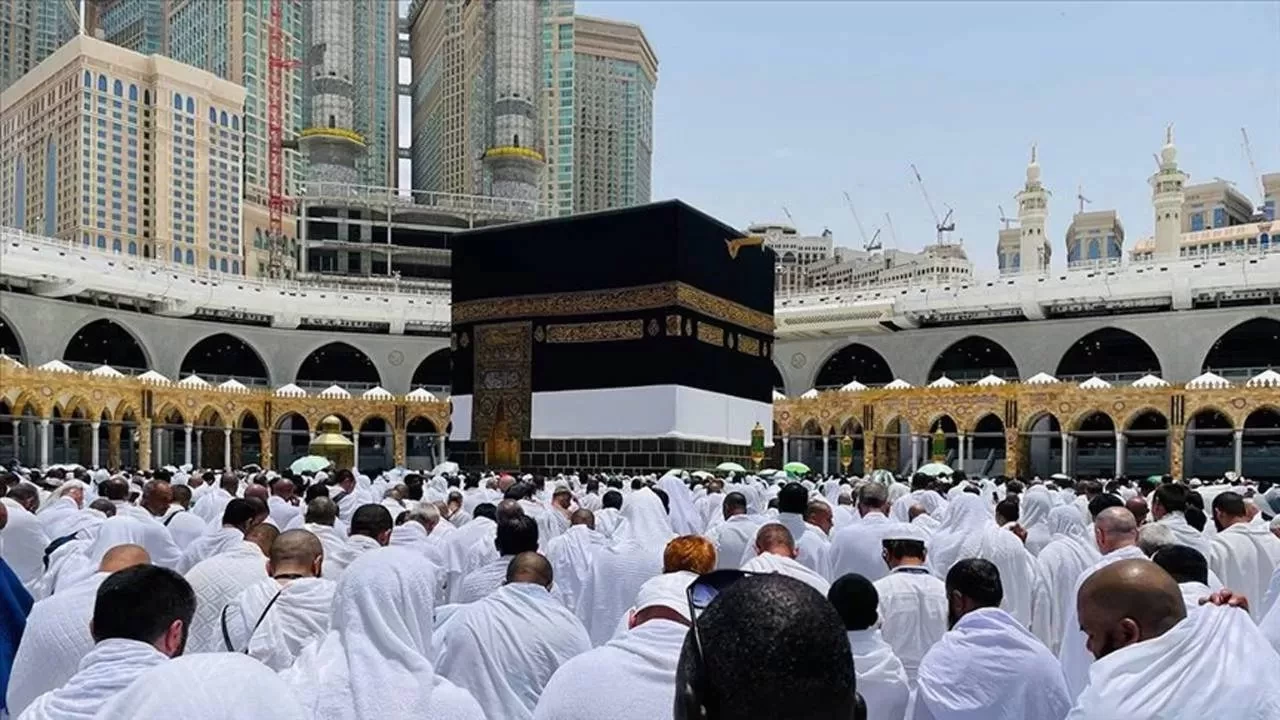 Suudi Arabistan’dan hacca izinsiz gelenlere 10 yıl ülkeye giriş yasağı