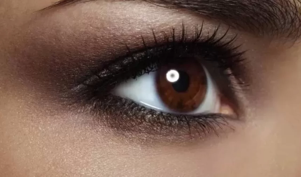 Kahverengi gözlüler için makyaj rehberi! Etkileyici bakışların sırrı bu renklerde saklı