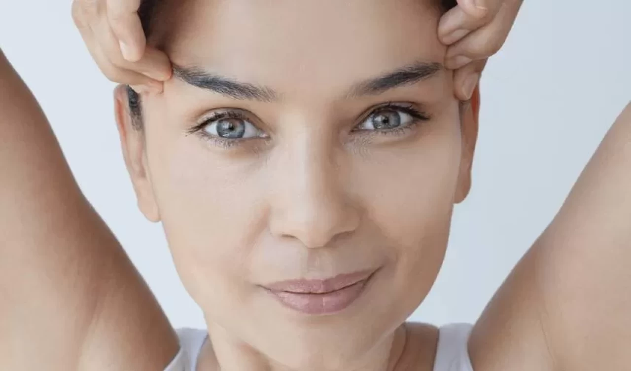 Cilt altındaki kasları güçlendirerek sıkılaşın