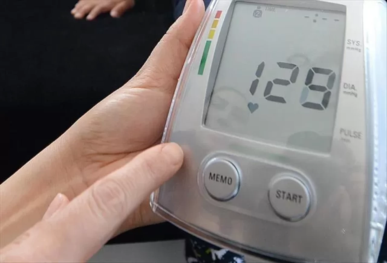Tansiyon hangi koldan ölçülmeli? Uzmanlar doğru ölçüm için uyardı