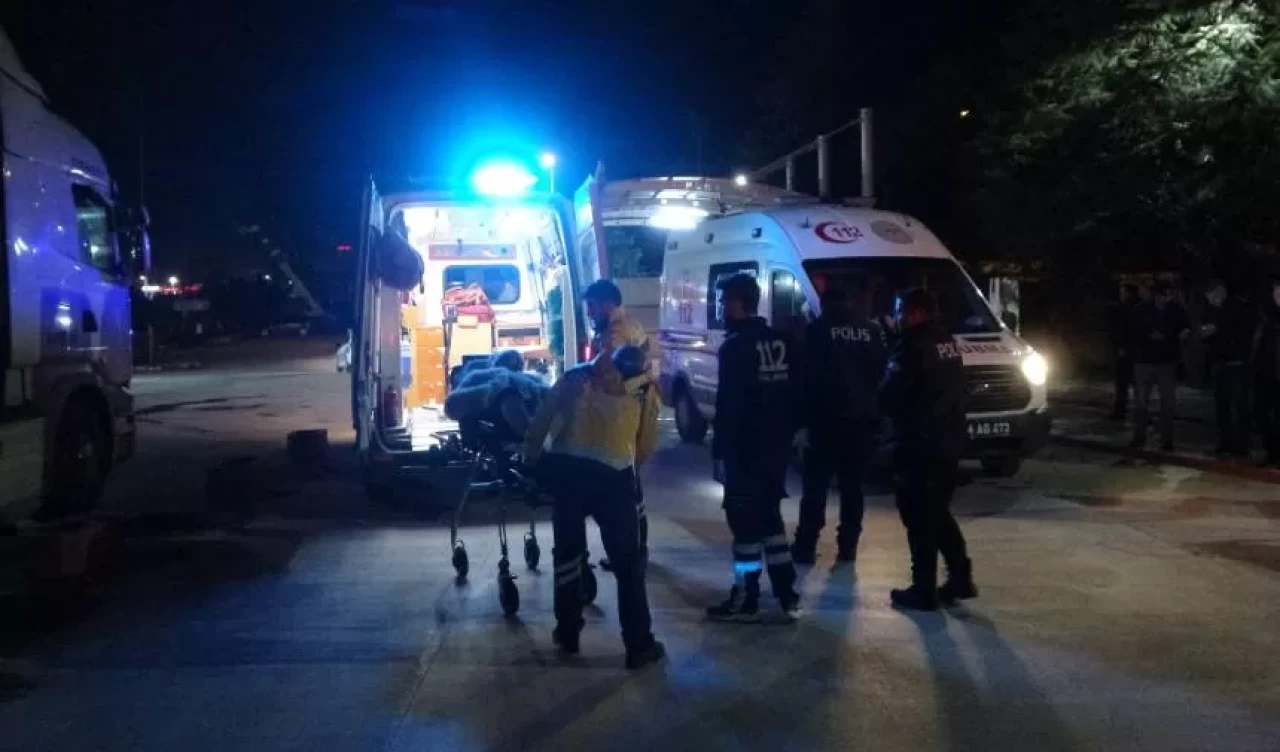 Malatya'da akaryakıt istasyonunda dehşet: Kız kardeşlere kurşun yağdırdı