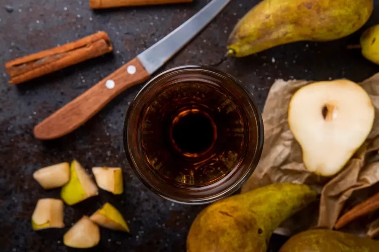 Armut Pekmezi Yapımı: Doğal ve Lezzetli Bir Tat