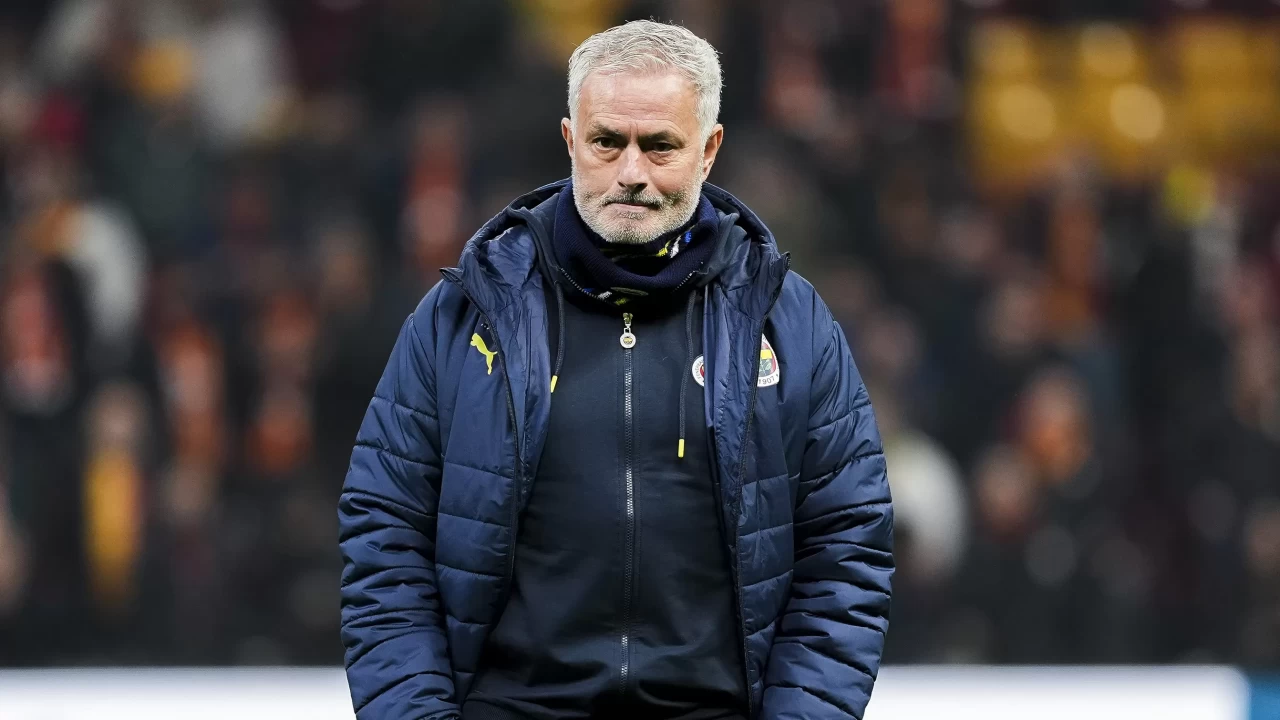 Fenerbahçe'de Mourinho Galatasaray'a karşı ilk derbi zaferini arıyor | Fenerbahçe'nin muhtemel derbi 11'i