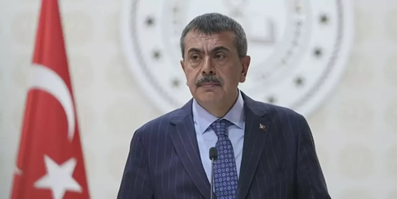 Bakan Tekin'den İstanbul'da trafik kazasında ölen öğretmenler için taziye mesajı