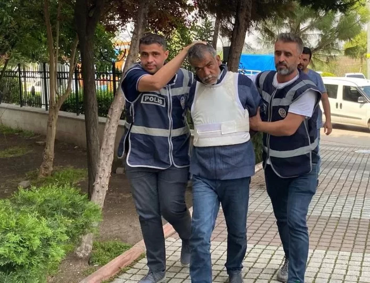 Ceyhan’da kocası, boşanmak isteyen eşini bıçaklayarak canına kıydı
