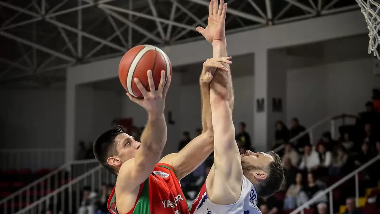 Semt 77 Yalovaspor'dan kritik galibiyet! Türkiye Basketbol Süper Lig’nde Büyükçekmece Basketbol'u 89-91 Semt 77 Yalovaspor,