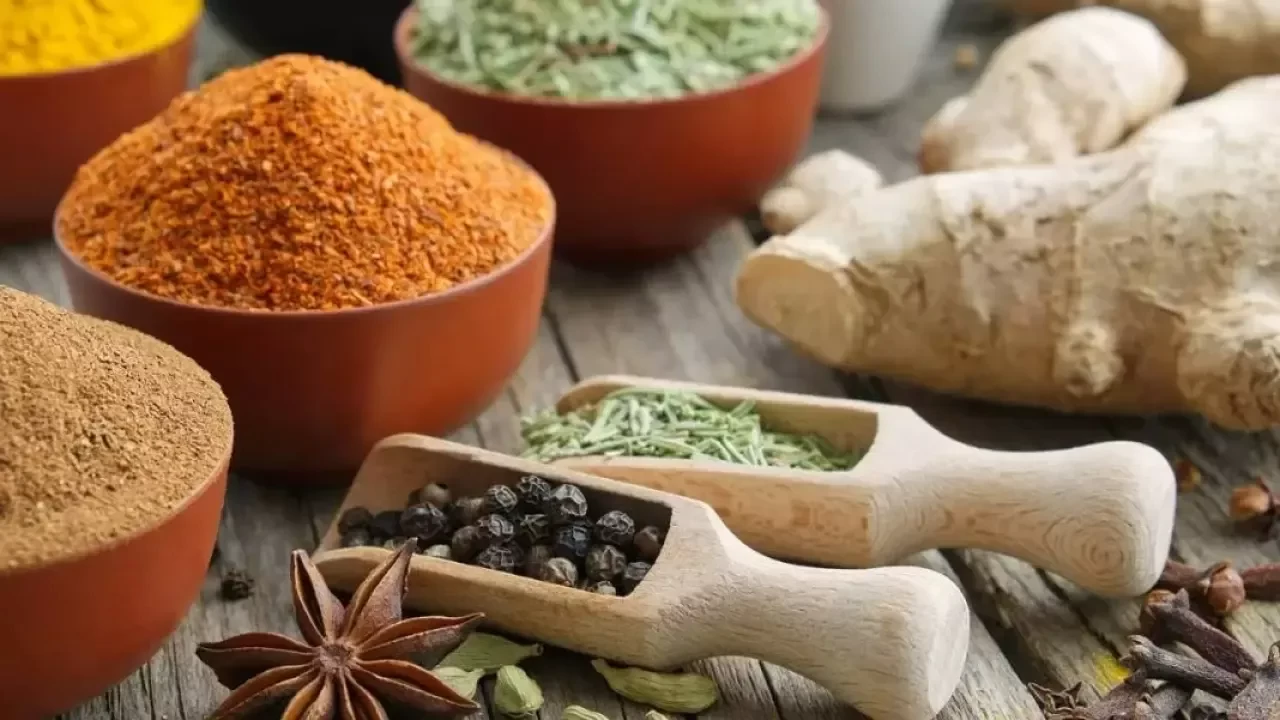 Baharatlar ve Bitkilerle Sağlığınızı Güçlendirin: Mutfaktaki Doğal Şifacılar
