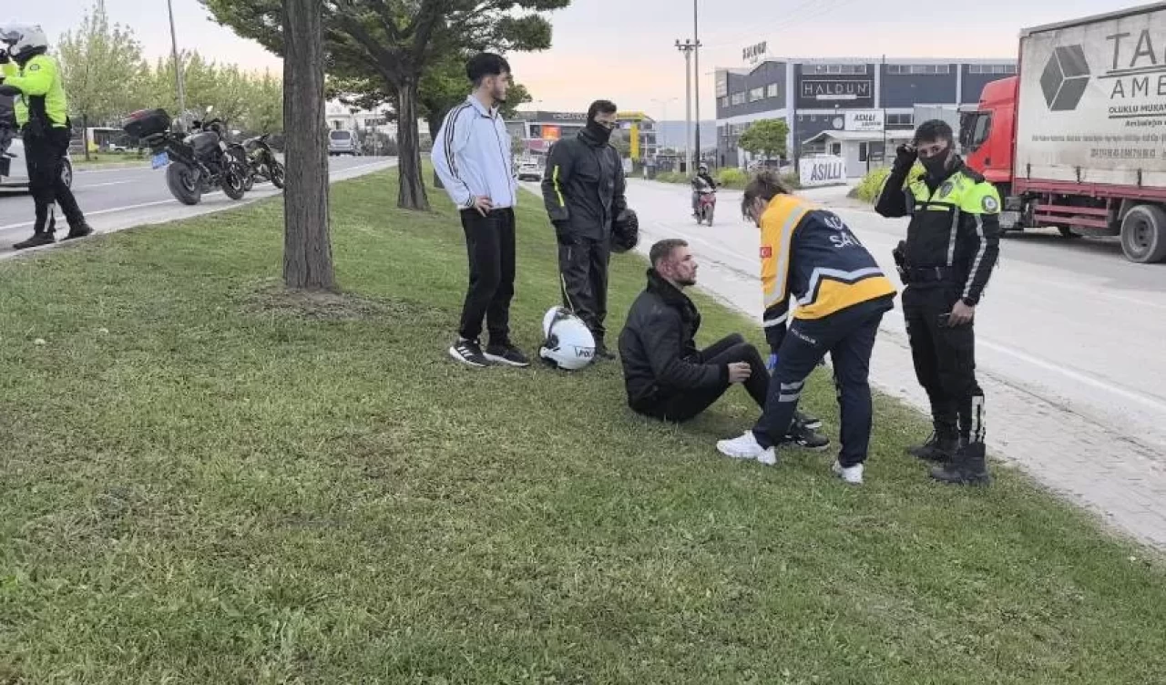 Bursa'da 'dur' ihtarına uymayan motosikletli, kaza yapması sonucu yakalandı