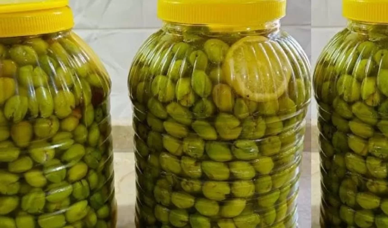 Evde yeşil zeytin yapımı! Kararmayı önlemek için bilmeniz gerekenler