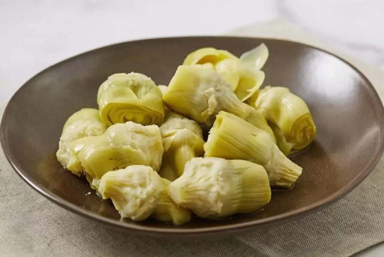 Enginar Kalbi Nasıl Pişirilir? Lezzetiyle Fark Yaratan Bu Şifalı Sebzeyi Sofranıza Taşıyın!