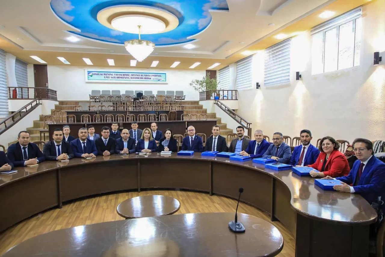 Semerkand'da yeni eser: 'Özbekistan: Devlet, Toplum ve Göç' kitabı tanıtıldı!