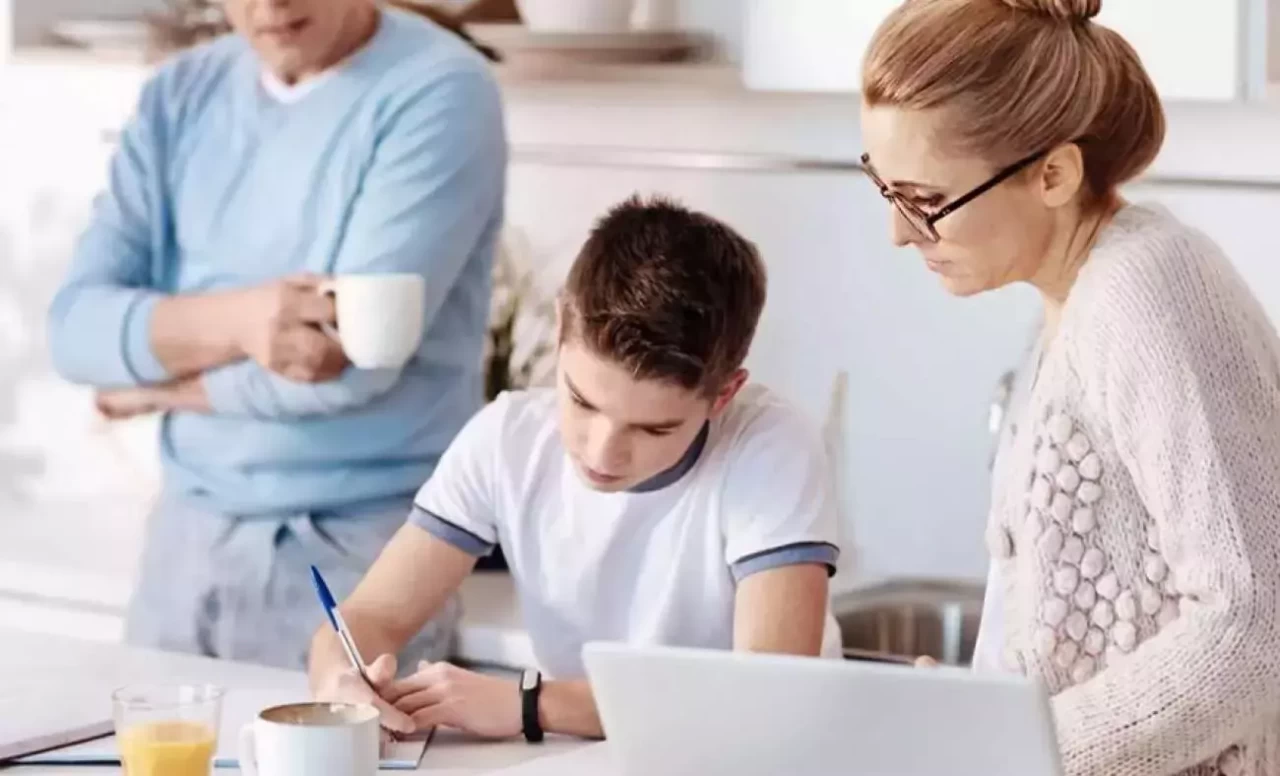 Helikopter Ebeveyn ne anlama geliyor?