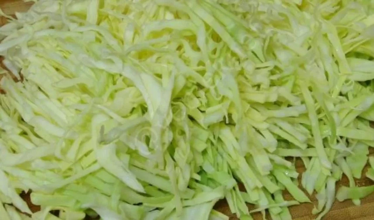 Formuna dikkat edenlere: Beyaz lahana salatası tarifi