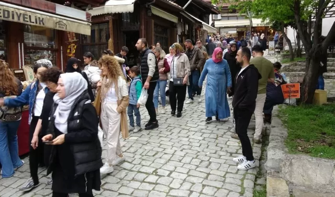 Osmanlı’nın parmak İzi Safranbolu, bayramda turistlerle şenlendi