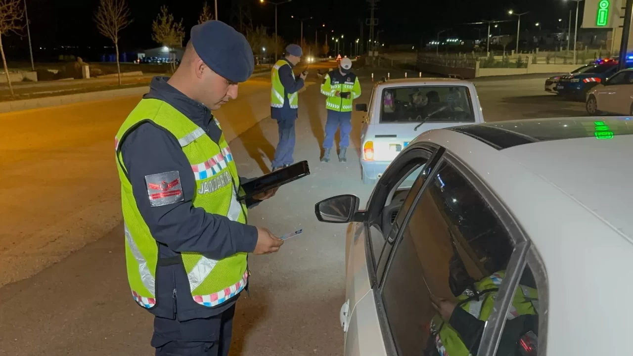 Adıyaman'da Jandarma'dan sıkı denetim