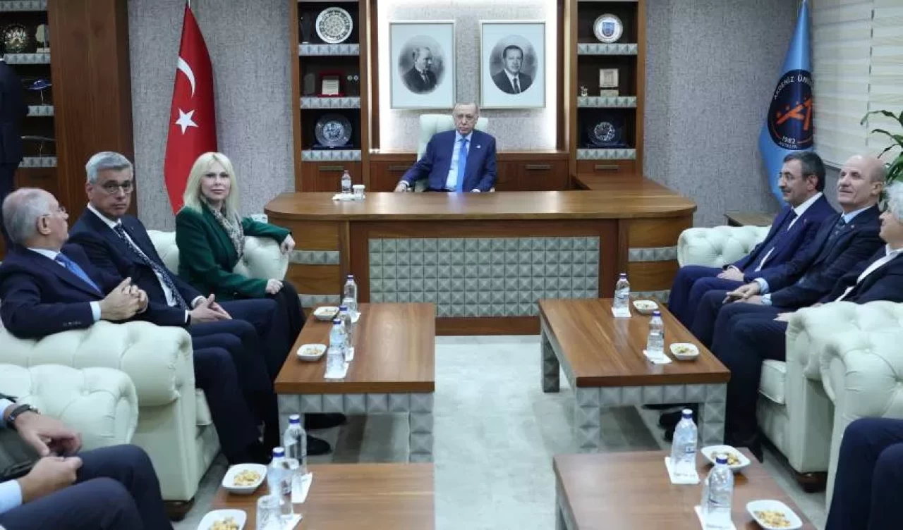 Cumhurbaşkanı Erdoğan, Akdeniz Üniversitesi'ni ziyaret etti