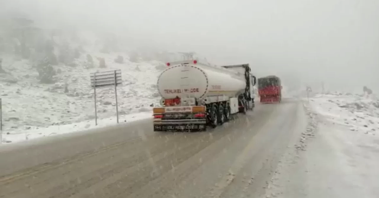 Antalya’ya nisan ayında kar süprizi
