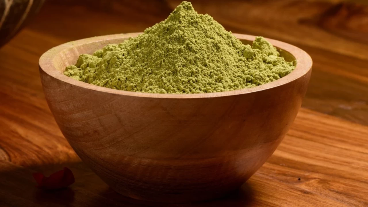 Ağrı ve kokuya elveda! Sirke ve kına ile ayaklarınızda mucize etkisi