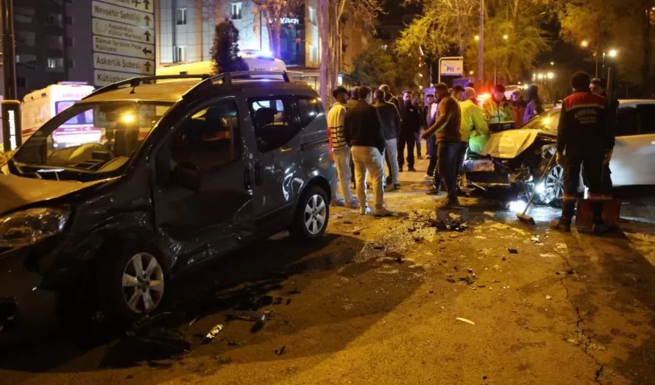 Alkollü sürücü kaza yaptı! 'Ağzımıza iki damla koyduk' savunması şoke etti