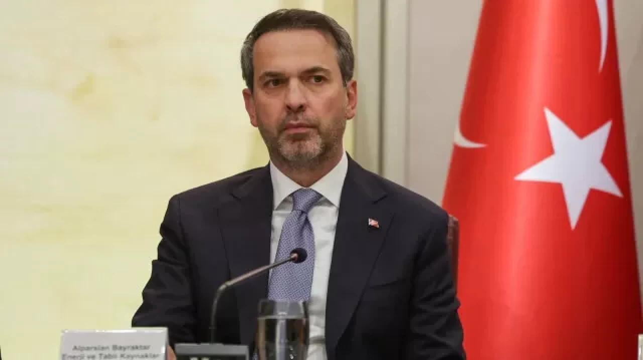 Bakan Bayraktar, Bakü'de ikili görüşmeler gerçekleştirdi