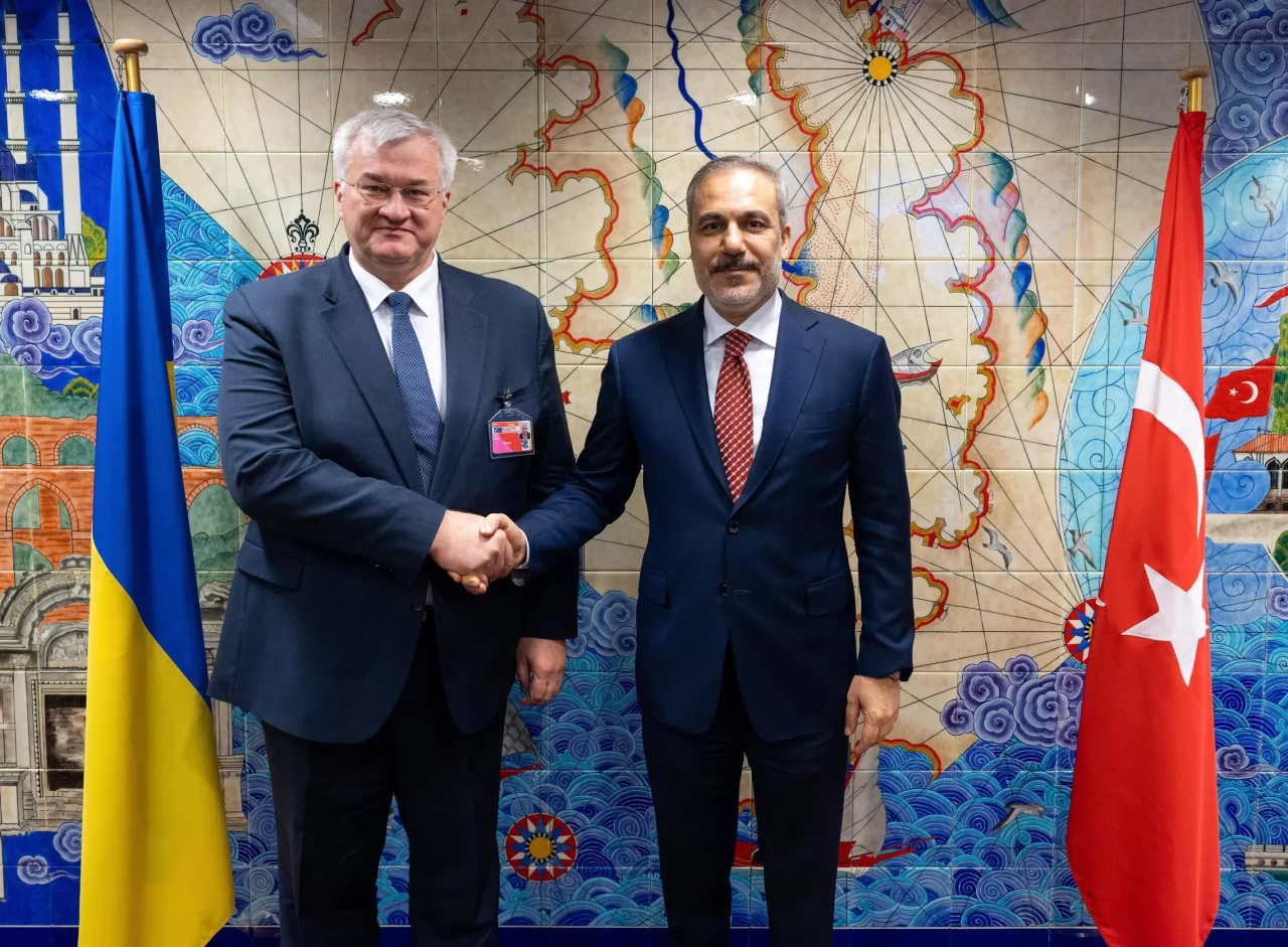 Bakan Fidan, NATO zirvesinde Ukrayna ile kritik temas! Neler konuşuldu?