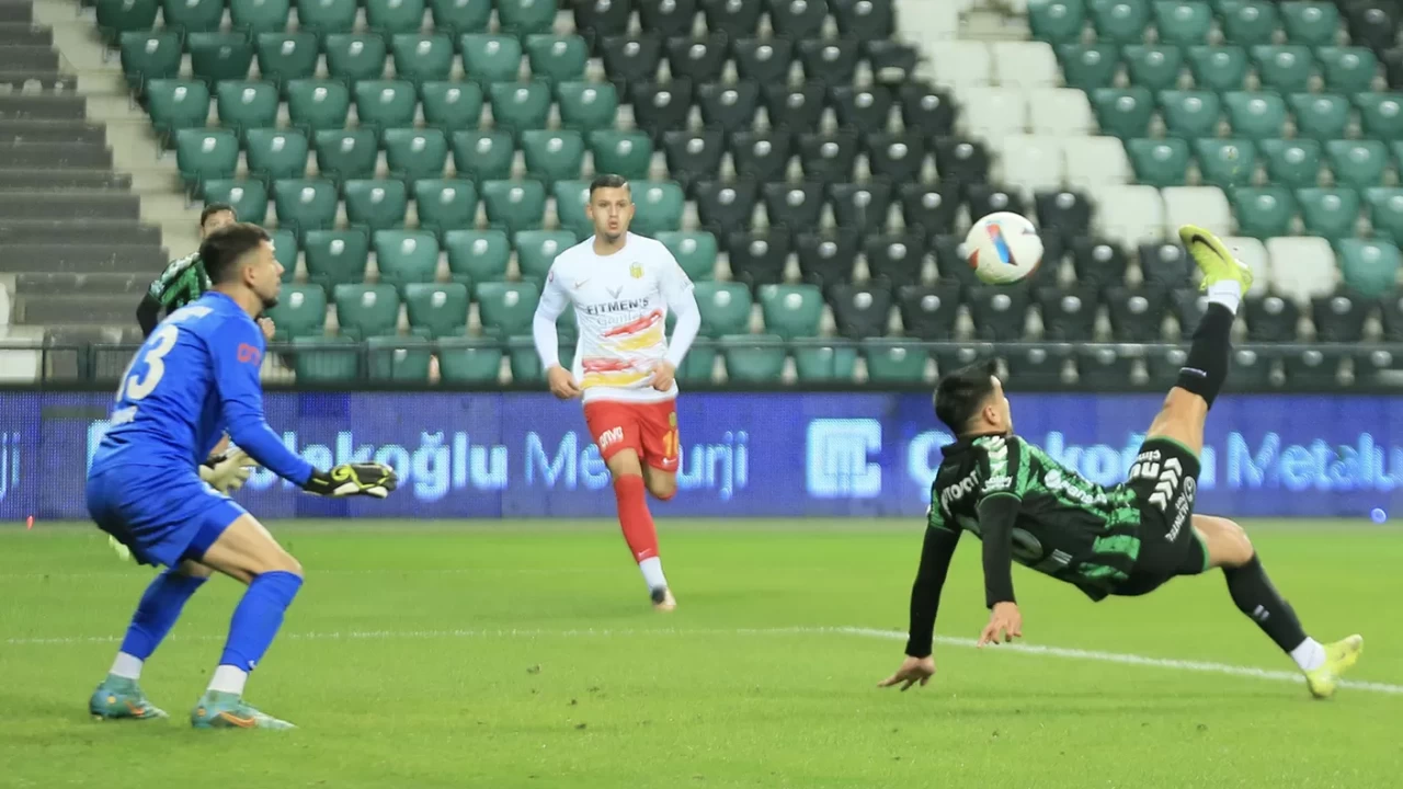 Kocaelispor, fırtına gibi esti! 1. Lig'de Kocaelispor 7-1 Yeni Malatyaspor maç sonucu