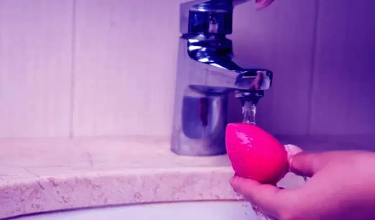 Islak mı kuru mu? Makyaj süngeri kullanımında doğru tercih nasıl yapılır?