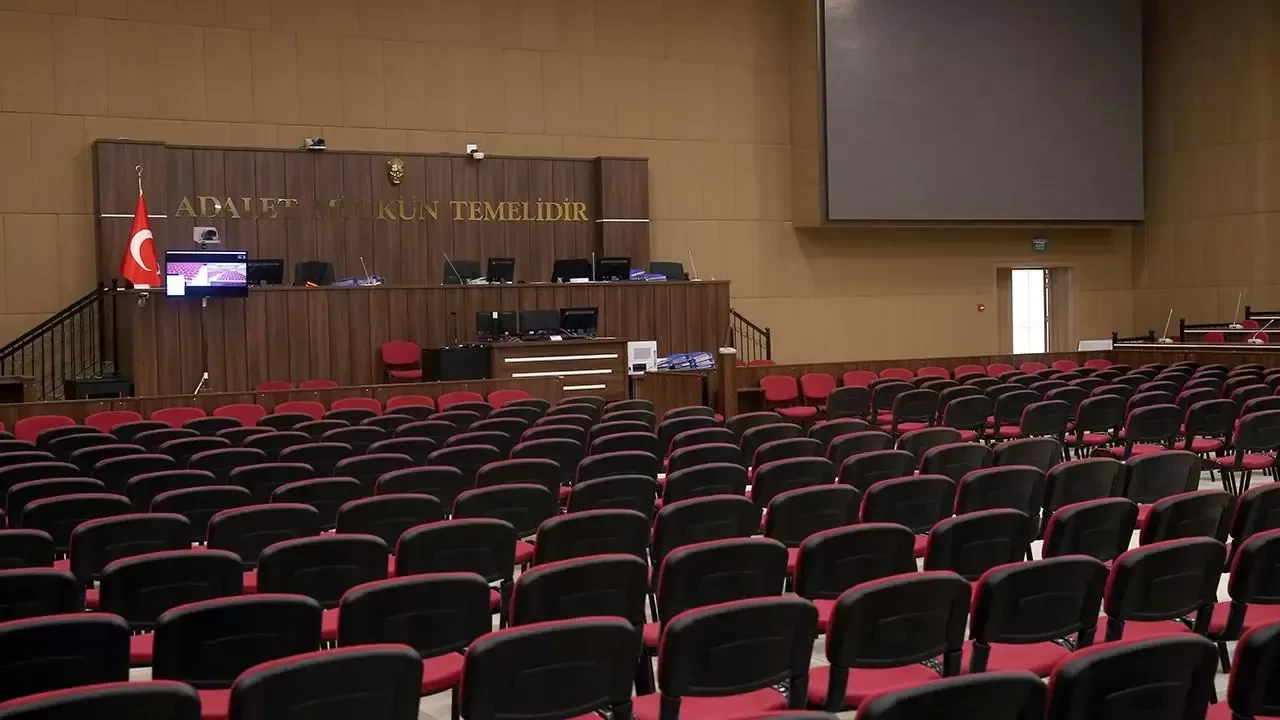 Deprem sanığı için "sorumluluğu yoktur" raporu hazırlayan oda üyelerine soruşturma