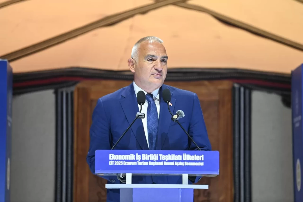 Bakan Ersoy: Erzurum, geçmişle geleceği, Doğu ile Batı’yı birleştiren canlı bir köprüdür