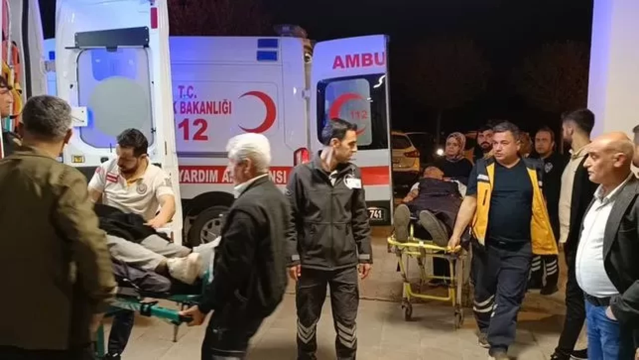 Adıyaman Besni'de bıçaklı kavga çıktı: 9 yaralı, 15 gözaltı