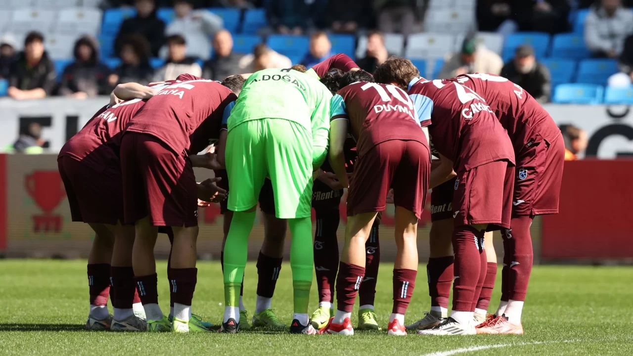 Trabzonspor, UEFA Gençlik Ligi'nde yarı final için sahaya çıkıyor