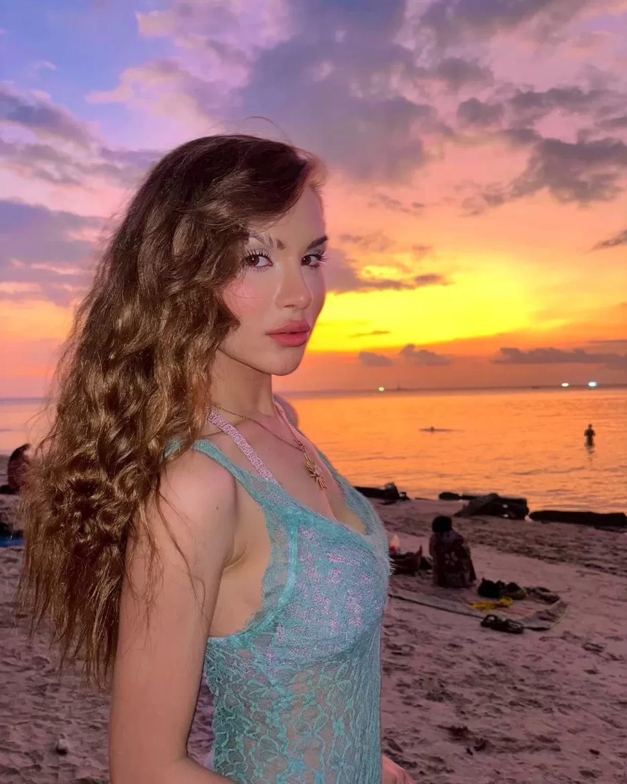 Feride Hilal Akın, dolandırıcılar tarafından hedef alındı