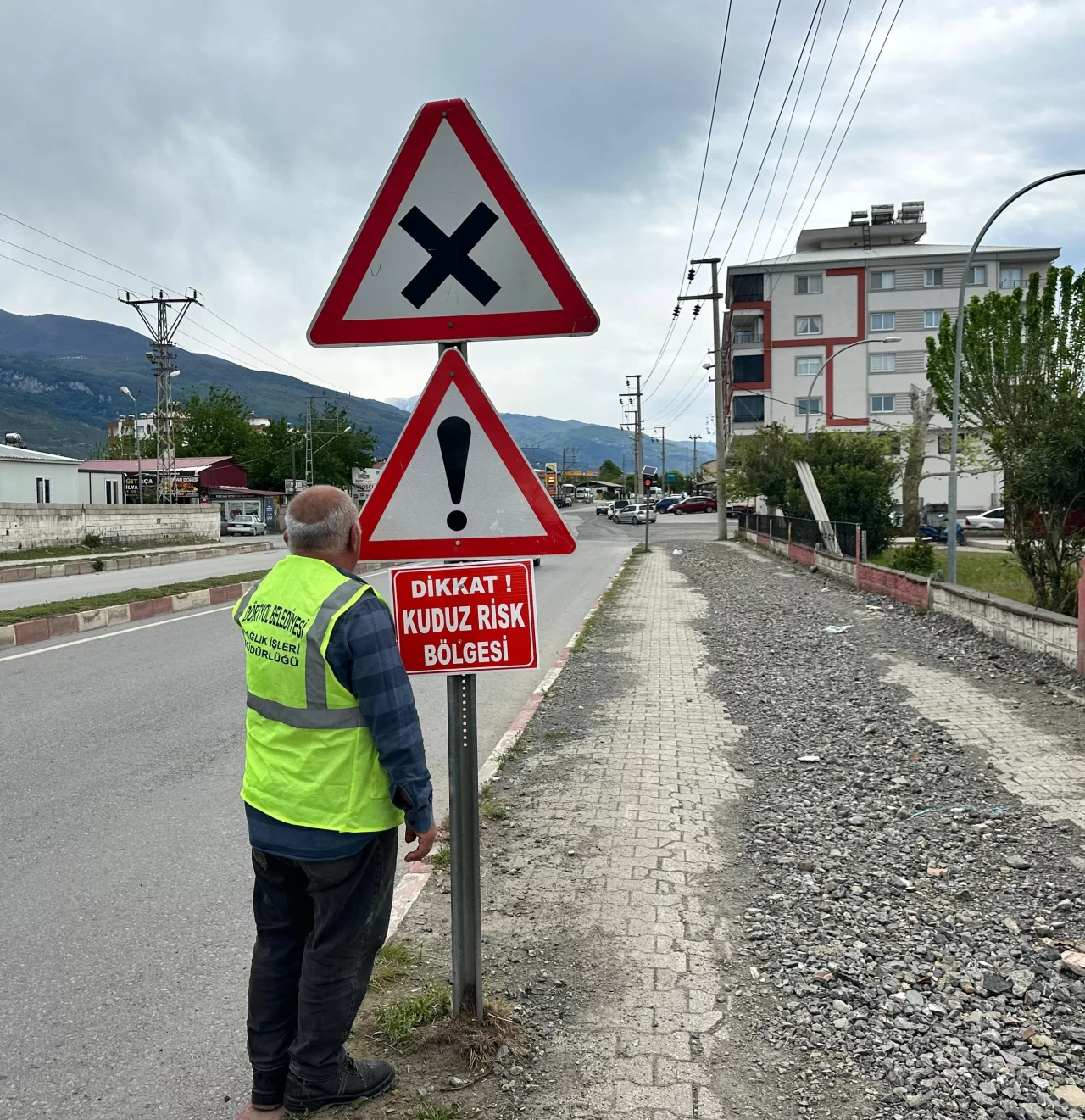 Hatay Dörtyol’da kuduz alarmı: Özerli Mahallesi karantinada