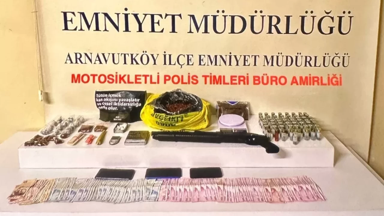 İstanbul'da zehir tacirlerine suçüstü