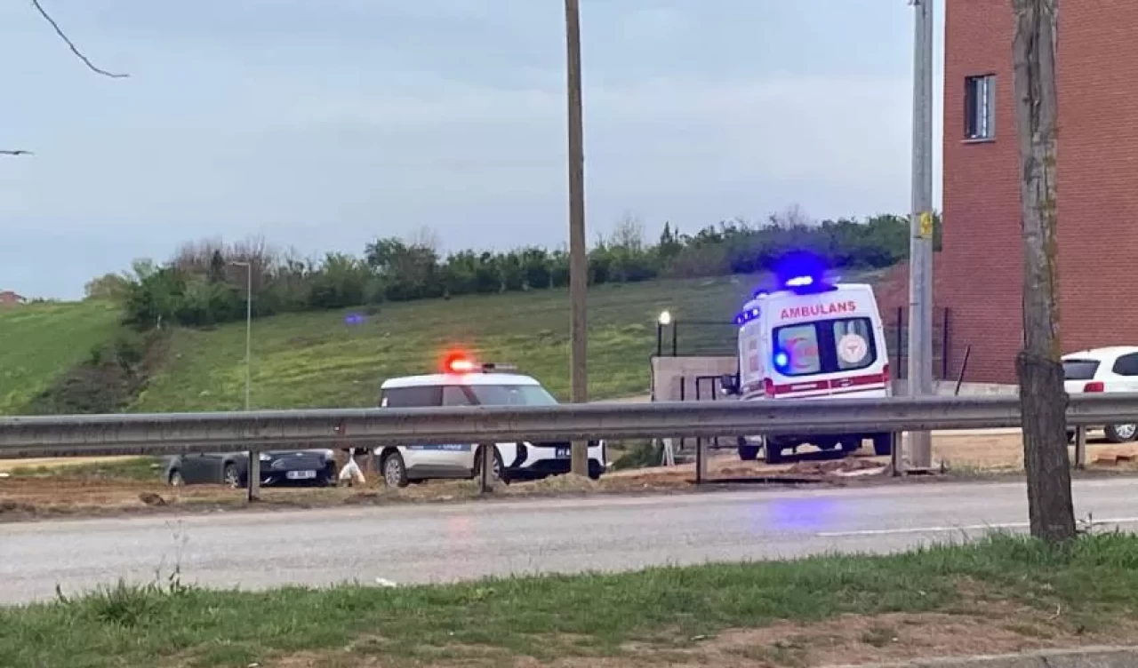 Rezidans önünde "namus davası" diye bağırarak 2 kişiyi bıçakladı