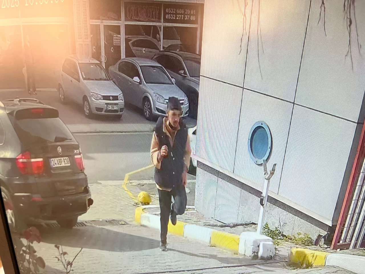 Bağcılar'da oto galeriye bombalı saldırı: Tehditler 1 ay önce başlamış